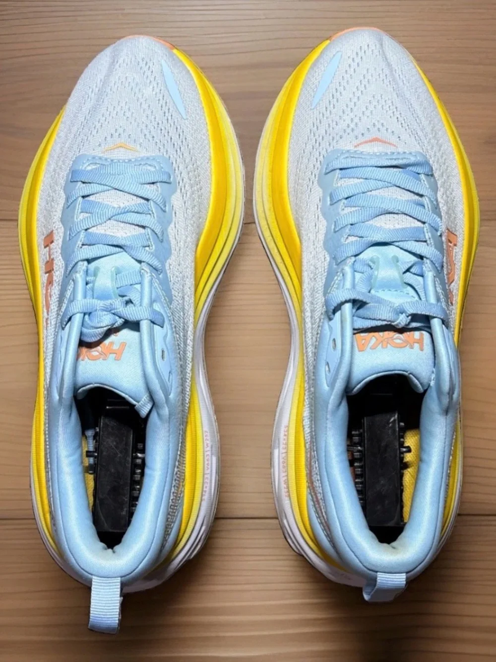 Hoka One One Bondi 8 Running Shoes  • Women’s 8.5B Sky Blue Summer Song Yellow